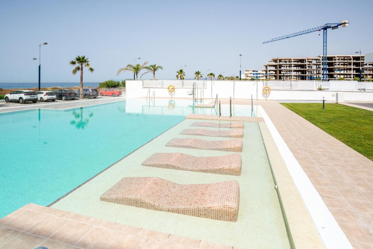 Seafront Duna Beach Luxury Apartment ตอร์ร็อกซ์ ภายนอก รูปภาพ