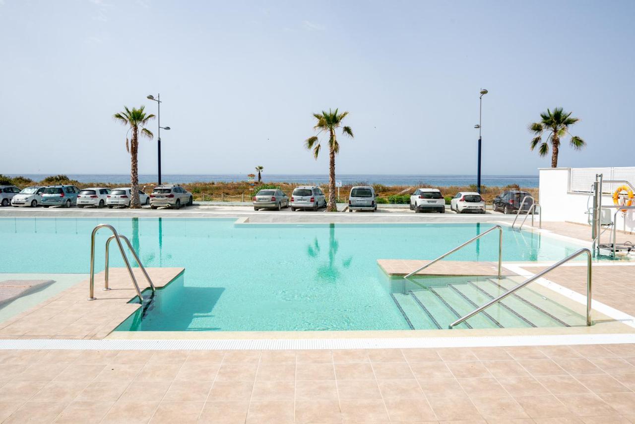 Seafront Duna Beach Luxury Apartment ตอร์ร็อกซ์ ภายนอก รูปภาพ